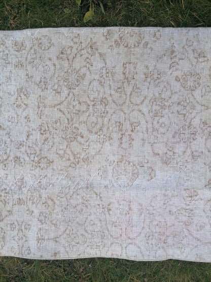 Faded turkish runner 2.8 x 9 muted turkish runner, runner rug, kitchen runner, vintage runner rug