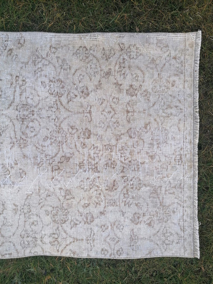 Faded turkish runner 2.8 x 9 muted turkish runner, runner rug, kitchen runner, vintage runner rug