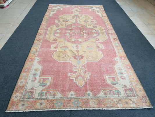 8x4 pink color rug, vintage turkish rug,  muted soft pink colors rug,vintage turkish rug, oushak vintage rug,kitchen rug,vintage anatolian