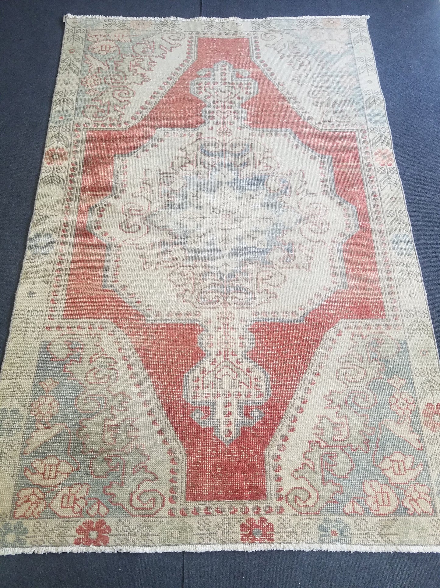55 x 83 inchesTurkish rug, vintage rug, oushak rug, kitchen rug, bohemian rug, traditional
