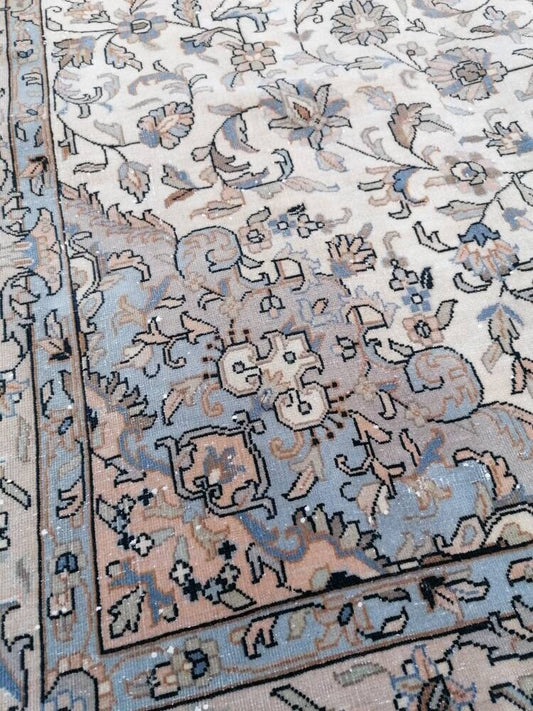 Persian wool rug 6.4 x 9.6 vintage living room rug
