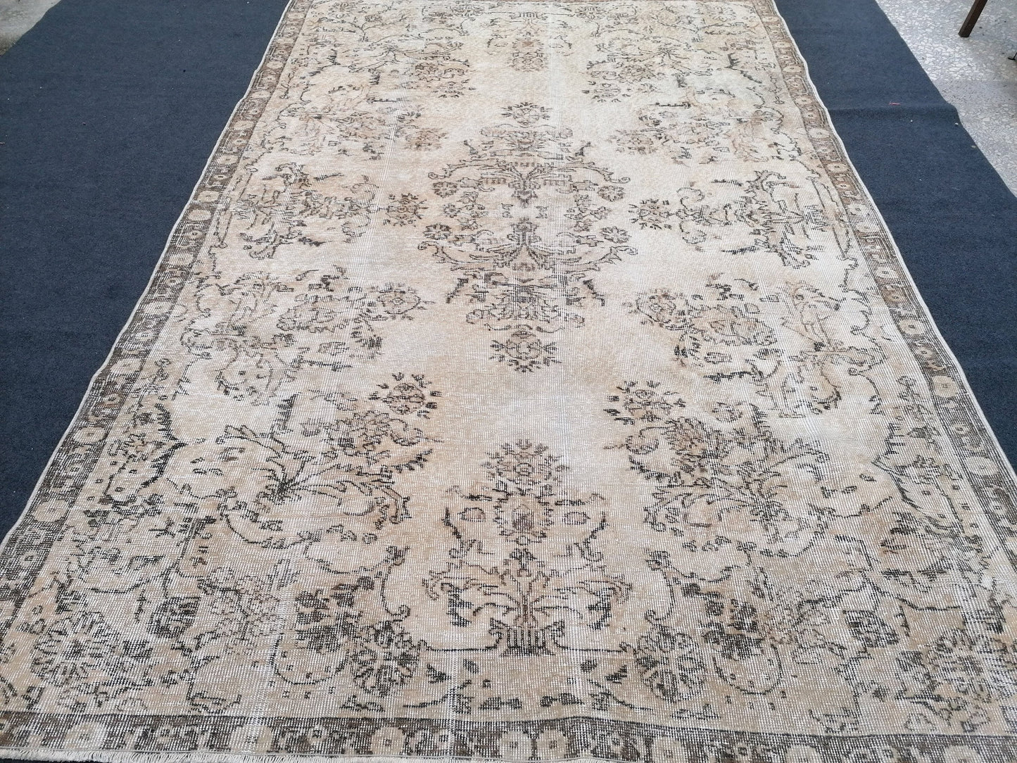 6.9 x 9.9 Oushak turkish rug, vintage turkish rug, oushak vintage rug,