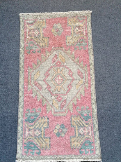 Turkish small rug, anatolian Vintage rug, handmade rug,wool rug 3x1'7 feet
