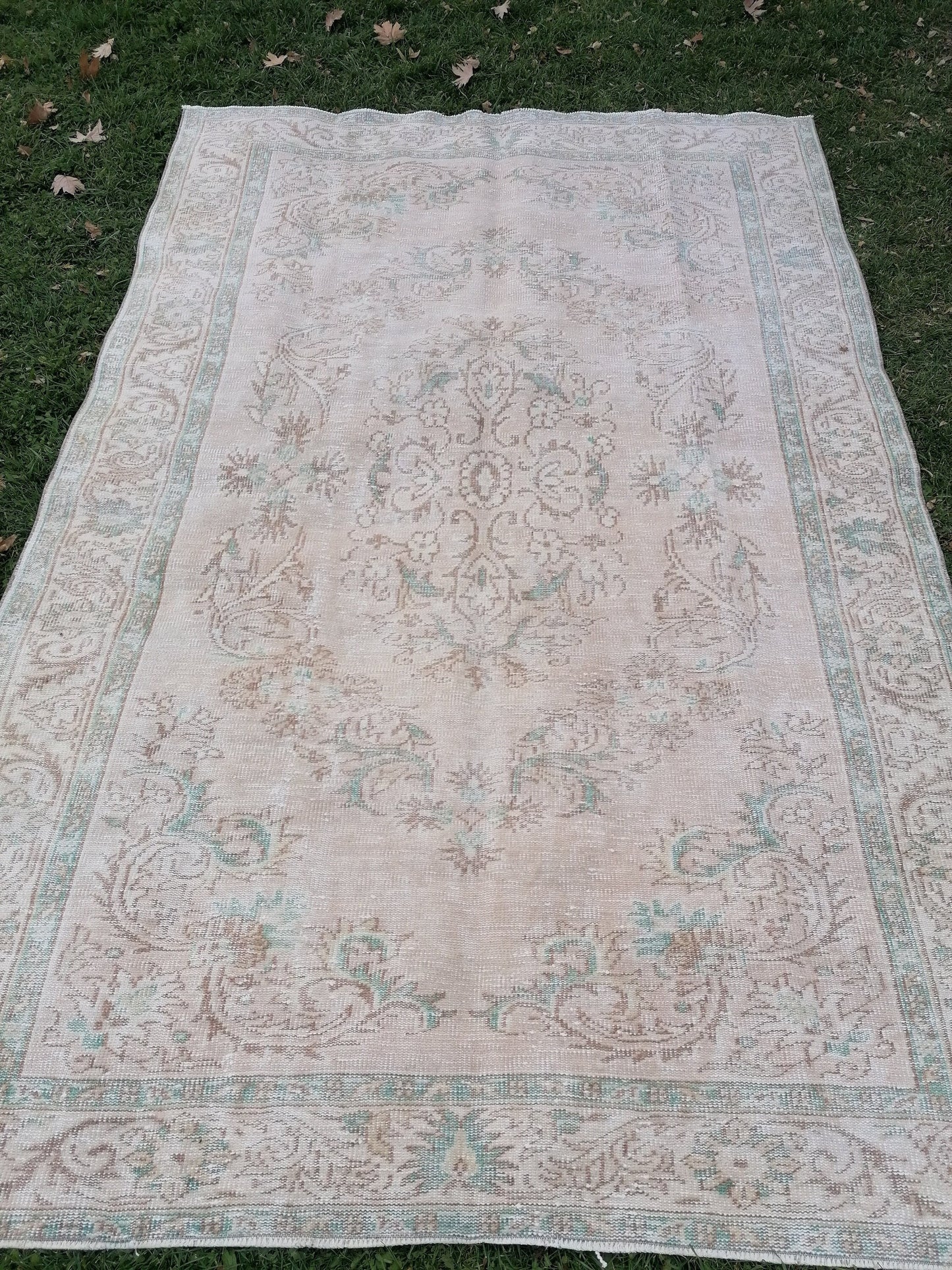Oushak rug 6 x 9.4 distressed vintage rug, faded living room rug anatolian rug