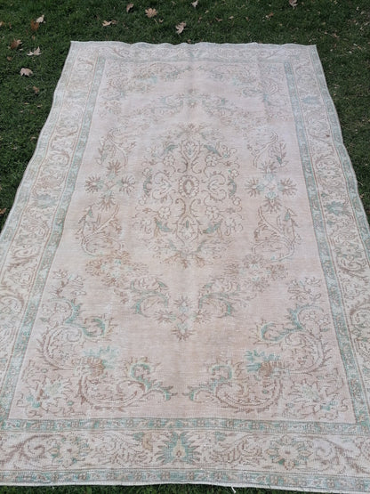 Oushak rug 6 x 9.4 distressed vintage rug, faded living room rug anatolian rug