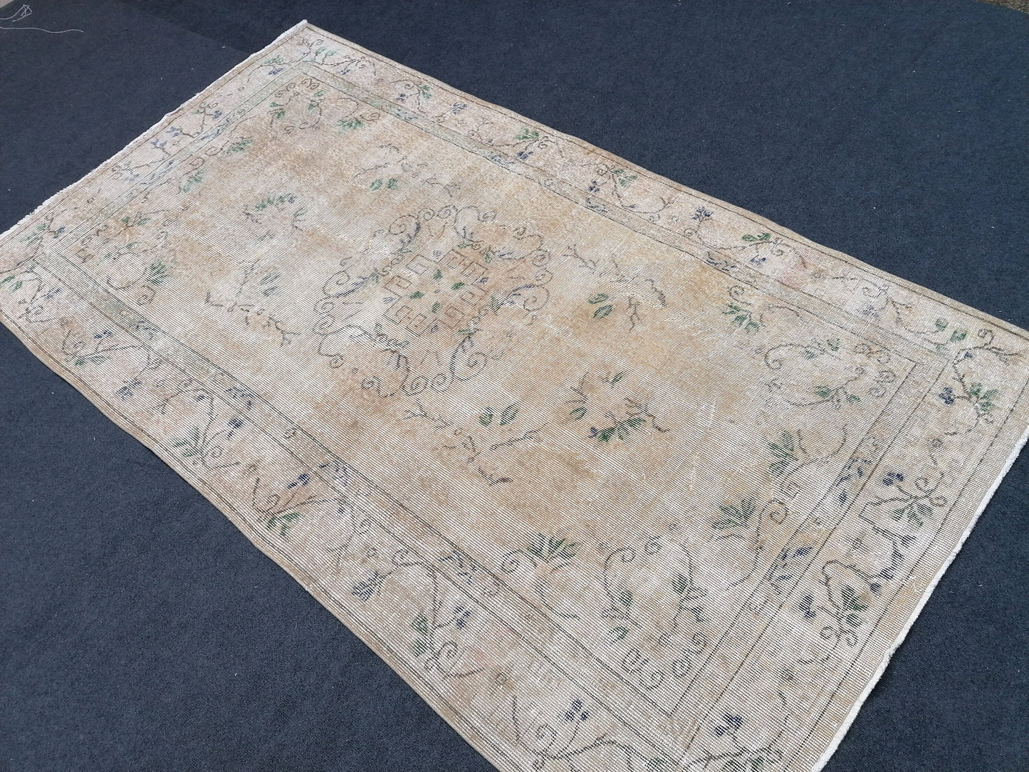 8.6 x 4.10 Oushak turkish rug, vintage rug, kitchen rug