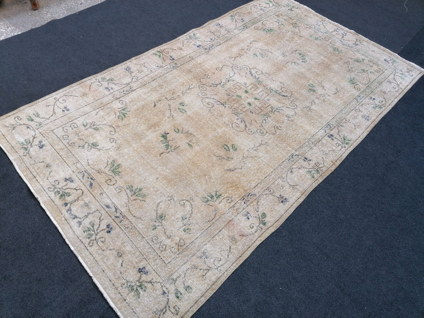 8.6 x 4.10 Oushak turkish rug, vintage rug, kitchen rug