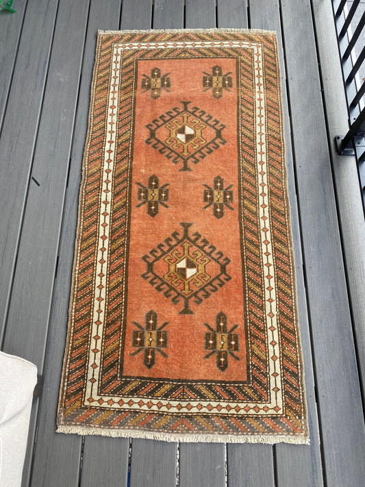 2.5 x 5 feet turkish small runner, vintage small rug, vintage oushak runner, kitchen handmade