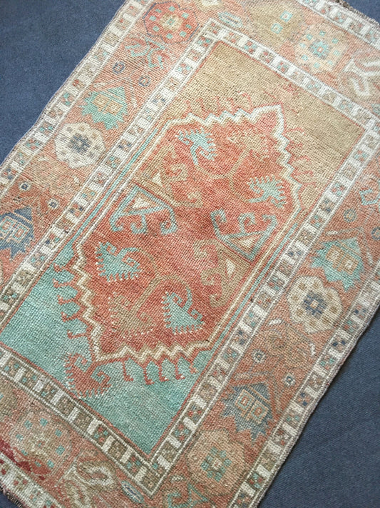 3x5 feet handmade small area kitchen rug, vintage turkish wool pink bedroom rug, small bath mat rug,oushak persian motif destroyed color rug