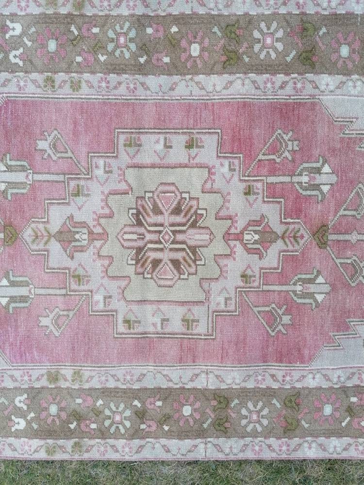 4 x 7.7 Vintage wool rug, turkish handmade rug, oushak rug,