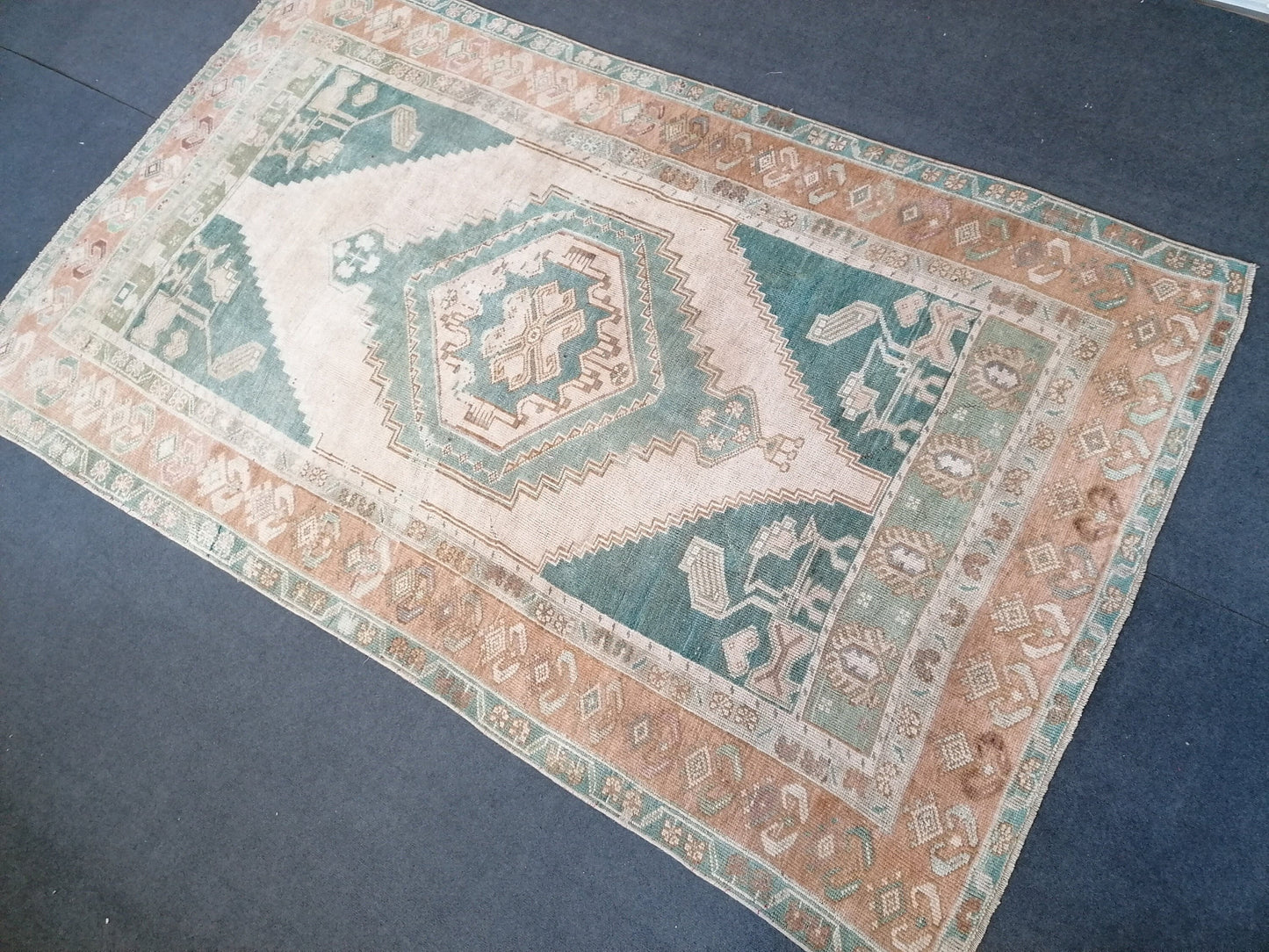 Vıntage rug 5.5 x 8.9 turkish vıntage rug, oushak large rug, hand made wool rug,