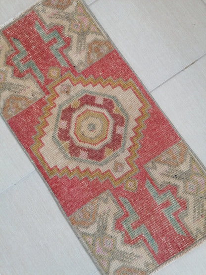 1.4 x 2.9 Vintage rug, turkish rug, oushak rug, small rug