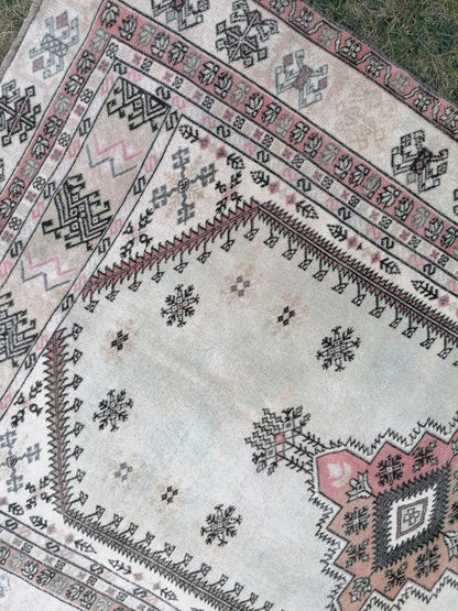 4.5 x 7.2 Vintage turkish rug, oushak vintage rug, kitchen rug, wool rug. handmade rug,