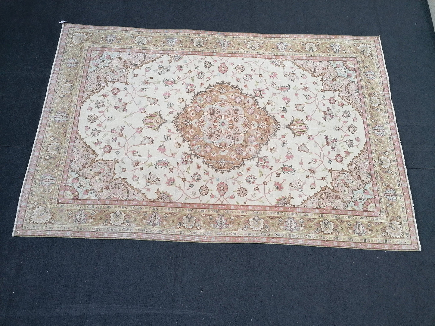 6.7 x 10.2 Turkish size rug, muted vintage rug