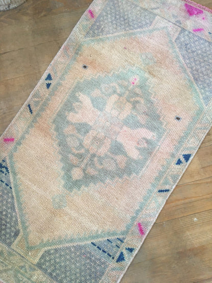 1.6 x 3.1 feet handmade small turkish rug, mini bathroom floor rug, vintage oushak rugs
