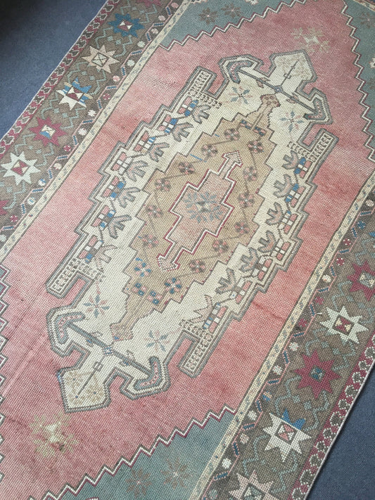 4x9 feet handmade vintage large floor rug, oushak wide kitchen area rug, pink wool muted color bedroom rug, living room decor, hallway rugs