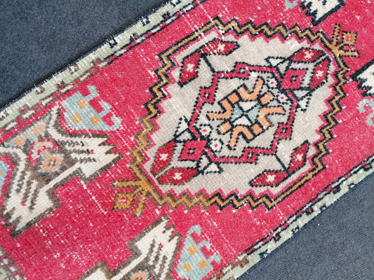 Turkish small rug,vintage small rug,vintage oushak rug,unique hand made rug,kitchen rug,bohemian rug,traditional turkish decor 3'2x1'7 feet
