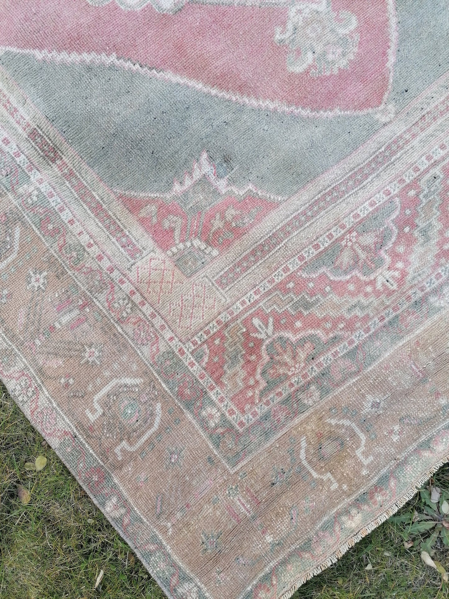 5 x 9.4 Oushak rug turkish rug, vintage rug, kitchen rug,