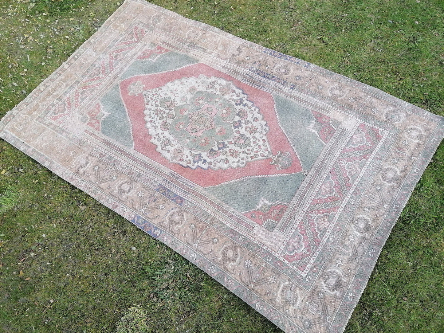 5 x 9.4 Oushak rug turkish rug, vintage rug, kitchen rug,