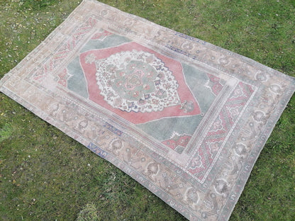 5 x 9.4 Oushak rug turkish rug, vintage rug, kitchen rug,