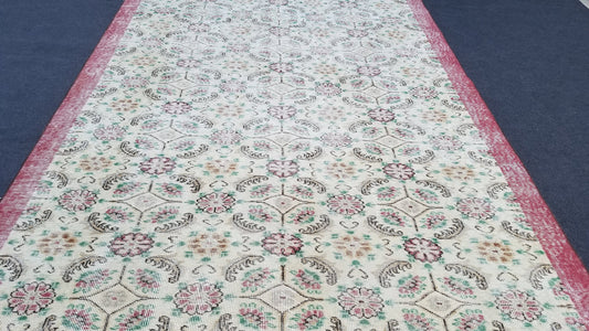 5.6 x 9 Oushak turkish rug, vintage oushak rug, vintage anatolian rug, unique handmade