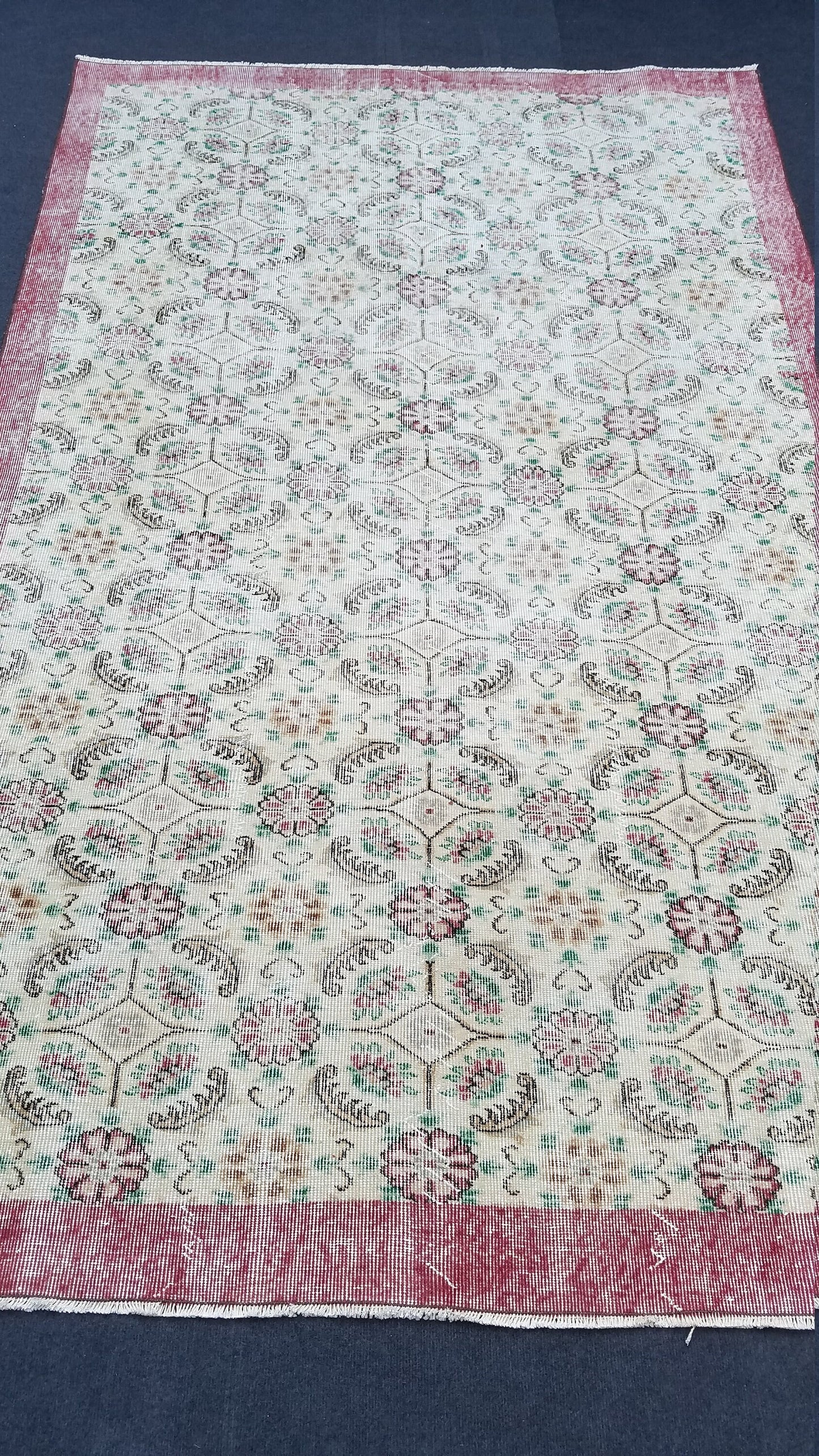 5.6 x 9 Oushak turkish rug, vintage oushak rug, vintage anatolian rug, unique handmade