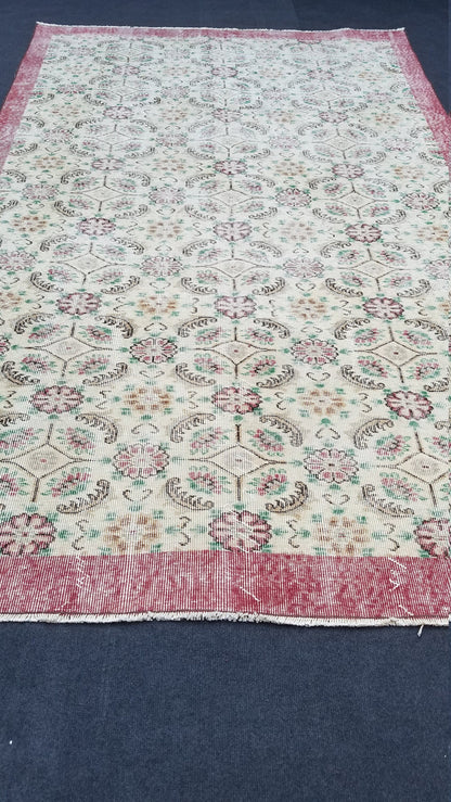 5.6 x 9 Oushak turkish rug, vintage oushak rug, vintage anatolian rug, unique handmade