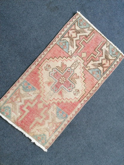 Vintage small turkish rug, hand made wool rug 2.10x1.6 feet