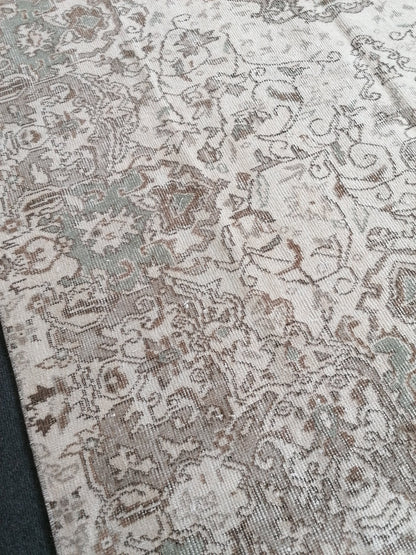 5.6 x 9 Turkısh rug  vıntage rug, vıntage turkısh rug, hand made rug,wool rug