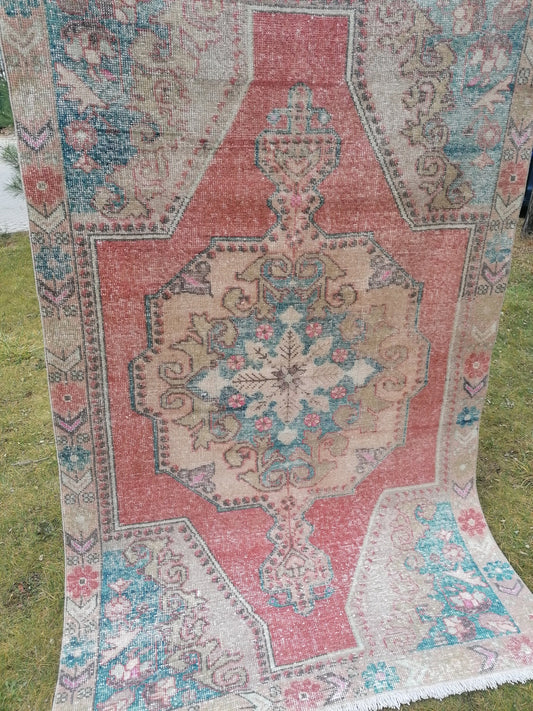 Vintage rug 4.6 x 7 turkish rug, kitchen rug, oushak rug