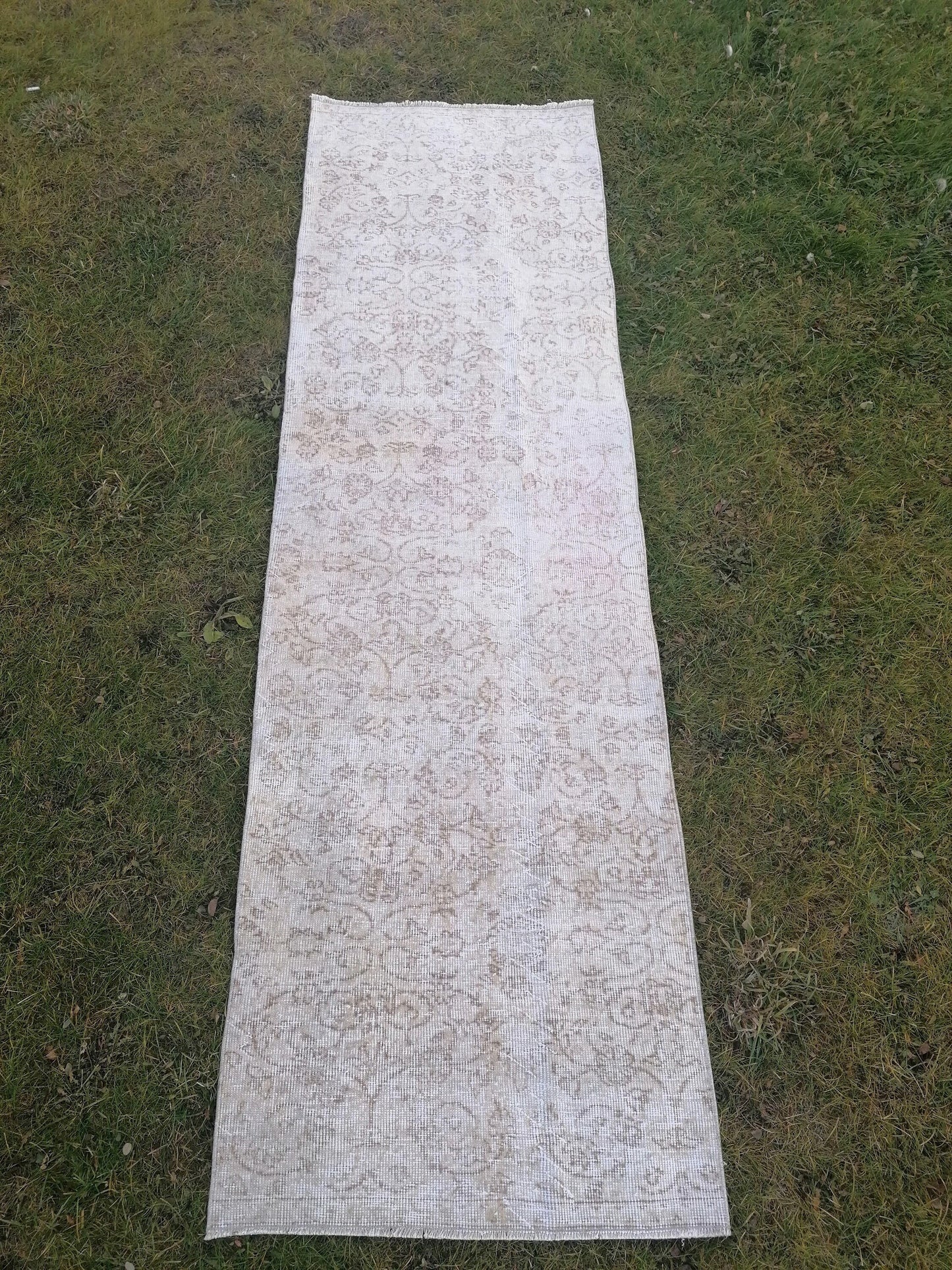 Faded turkish runner 2.8 x 9 muted turkish runner, runner rug, kitchen runner, vintage runner rug