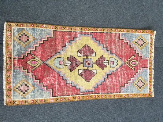 1.6 x 3.2 Turkish small  area rug,vintage pillow rug,vintage oushak rug,decorative turkish