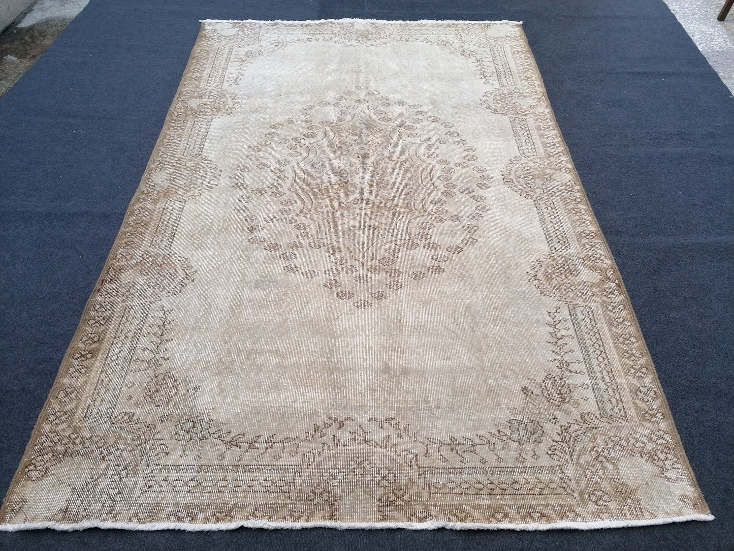 5.9 x 8.8 Oushak turkish rug, vintage turkish rug, oushak vintage rug, vintage rug,