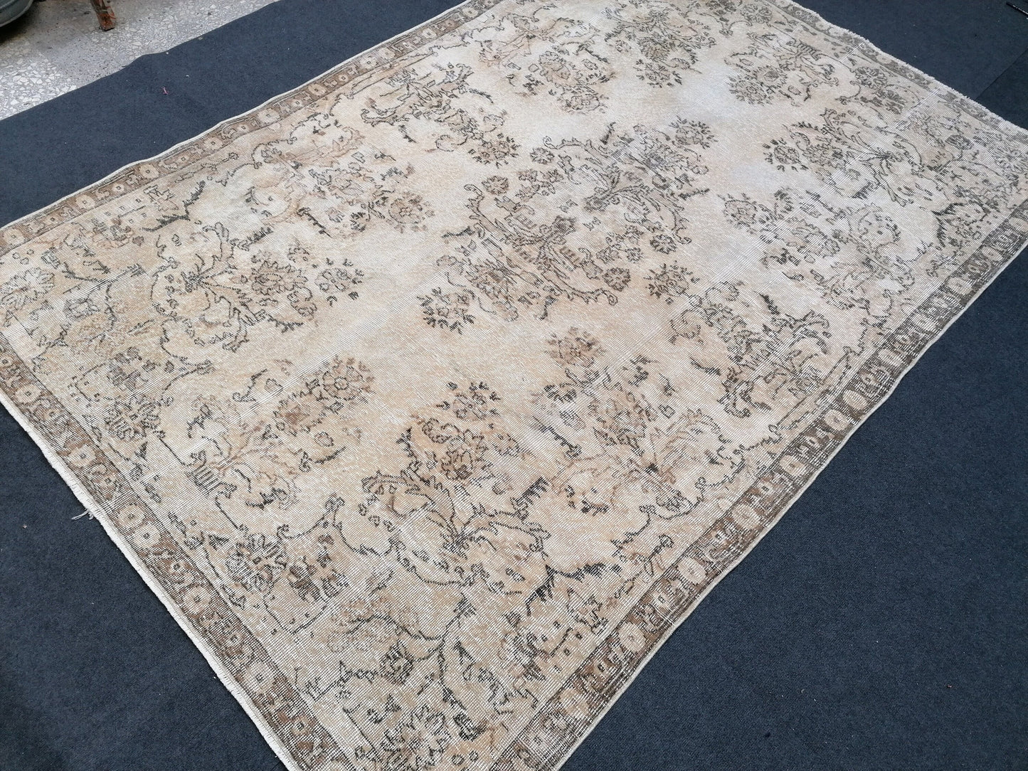 6.9 x 9.9 Oushak turkish rug, vintage turkish rug, oushak vintage rug,