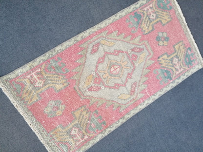 Turkish small rug, anatolian Vintage rug, handmade rug,wool rug 3x1'7 feet