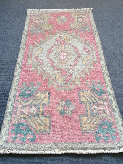 Turkish small rug, anatolian Vintage rug, handmade rug,wool rug 3x1'7 feet