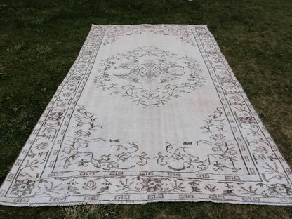 handmade wool rug, distressed rug 5.10 x 9 vintage rug, oushak turkish rug