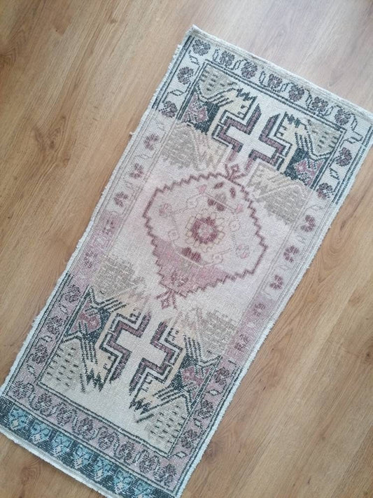 TurkÄ±sh entryway rug, vÄ±ntage small rug, vÄ±ntage turkÄ±sh rug, hand made rug,wool rug 1'9x3'9 feet
