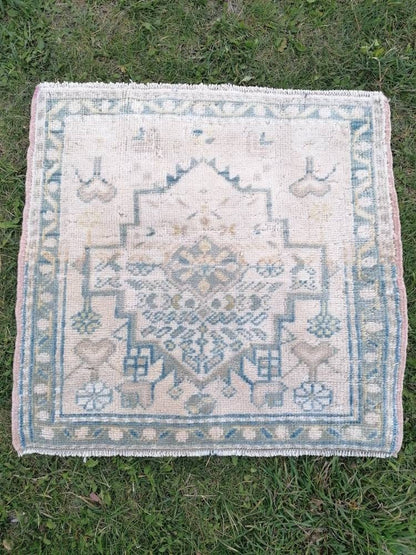 Oushak wool rug, turkish small rug vintage rug unique hand made rug kitchen rug bohemian rug 1.10 x 1.10 feet