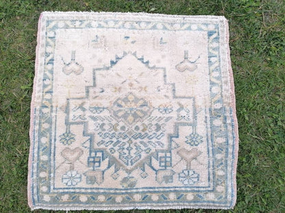 Oushak wool rug, turkish small rug vintage rug unique hand made rug kitchen rug bohemian rug 1.10 x 1.10 feet
