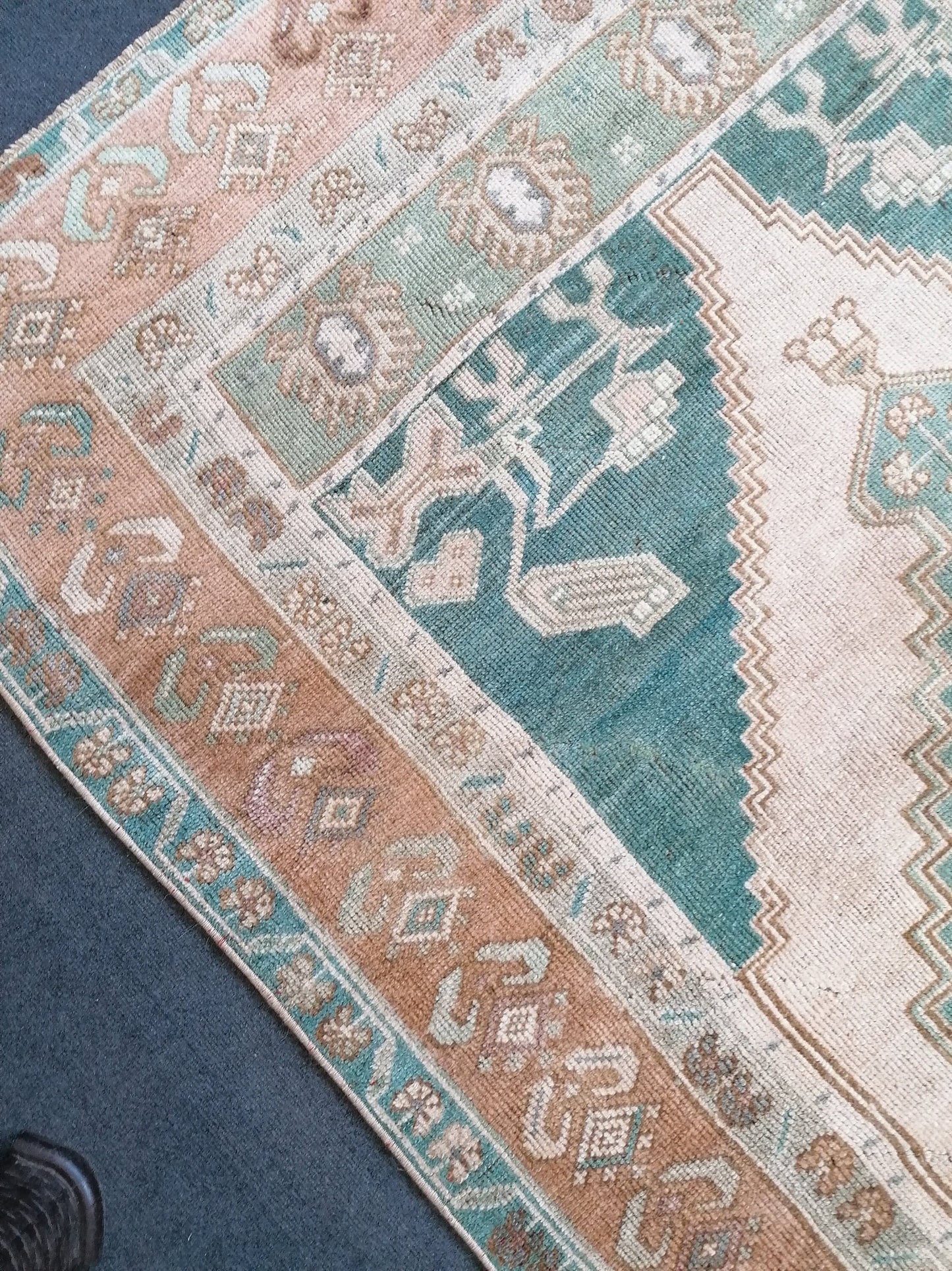 Vıntage rug 5.5 x 8.9 turkish vıntage rug, oushak large rug, hand made wool rug,