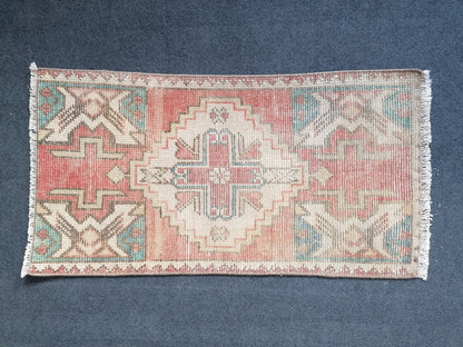 1.6 x 2.10 Oushak turkish small  rug,turkish rug,oushak rug,vintage rug,kitchen rug,vintage oushak rug,