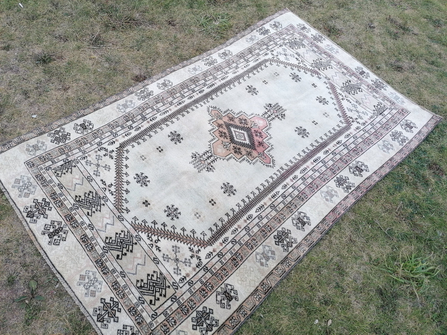 4.5 x 7.2 Vintage turkish rug, oushak vintage rug, kitchen rug, wool rug. handmade rug,
