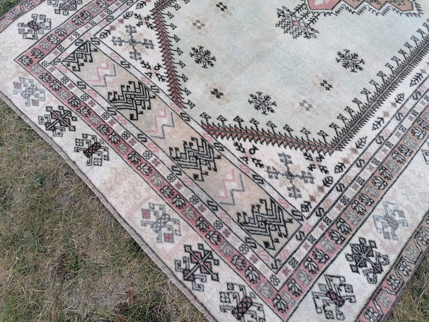 4.5 x 7.2 Vintage turkish rug, oushak vintage rug, kitchen rug, wool rug. handmade rug,