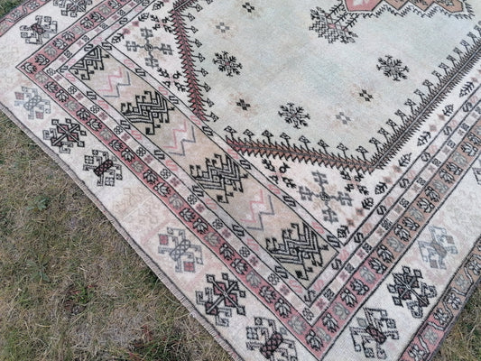 4.5 x 7.2 Vintage turkish rug, oushak vintage rug, kitchen rug, wool rug. handmade rug,
