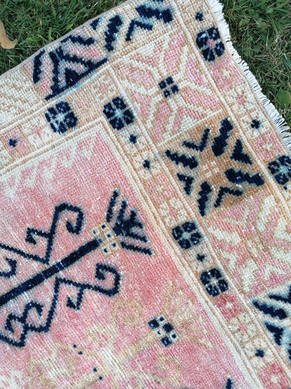 3.2 x 8.2 Oushak vintage rug vintage hand made rug  living room rug, area rug