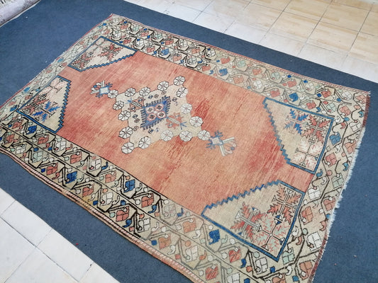 5.5 x 7.9 vintage turkish old rug, oushak vintage rug, distressed old rug,