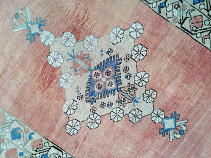 5.5 x 7.9 vintage turkish old rug, oushak vintage rug, distressed old rug,