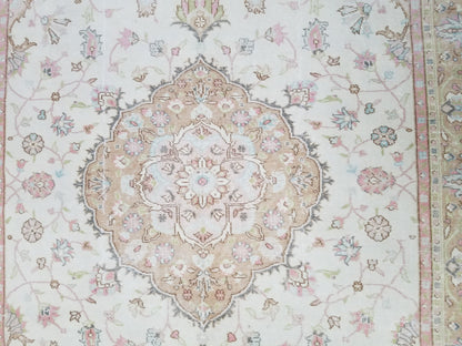 6.7 x 10.2 Turkish size rug, muted vintage rug