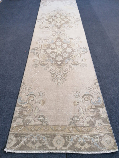 2.8 x 10.5 oushak runner rug , turkish runner rug, vintage turkish runner rug,